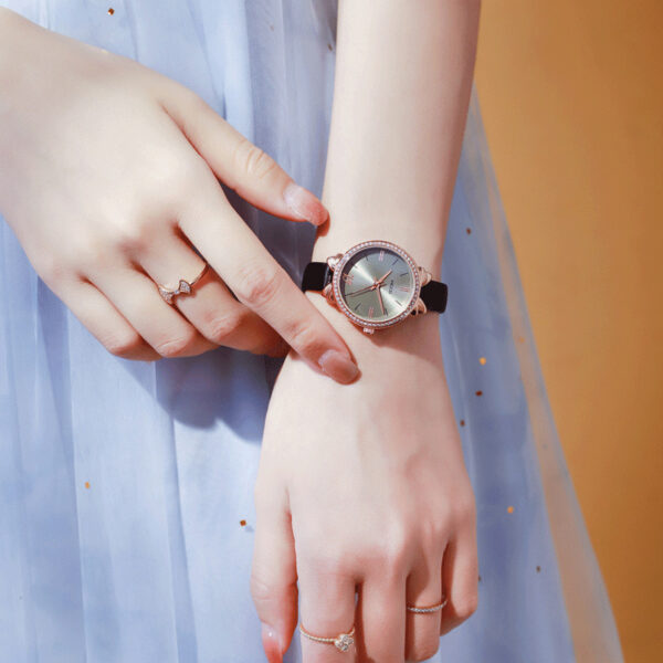 Women's Diamond-embedded Simple Elegant Belt Quartz Waterproof Watch - Image 3